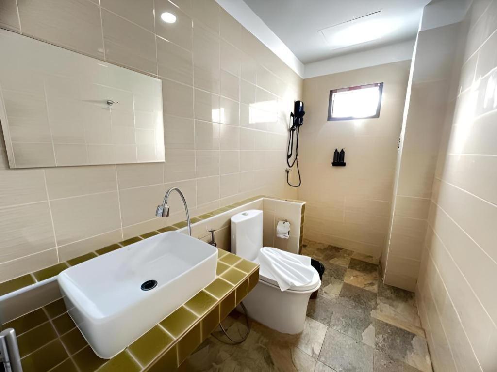 Baan Chaylay Hotel